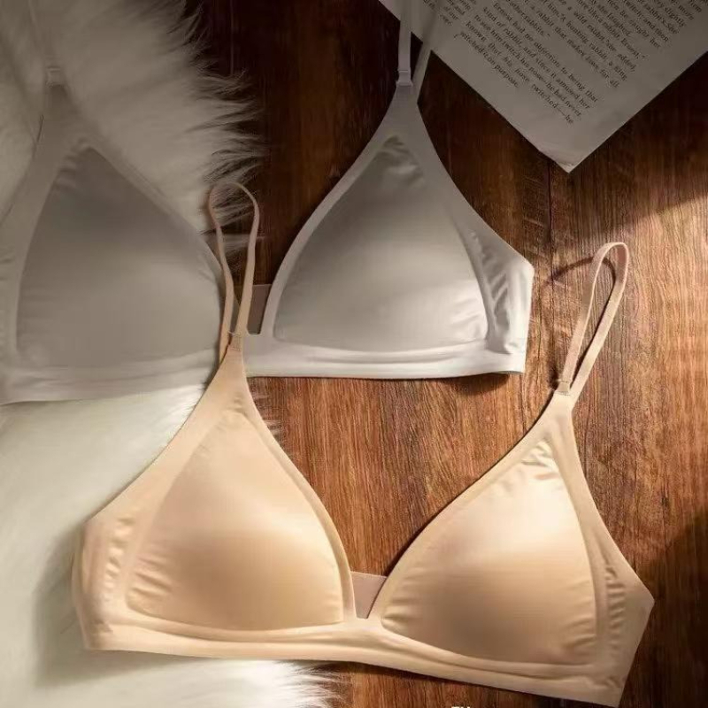 Wirefree Bra Comfort - Modny satynowy biustonosz typu bralette z